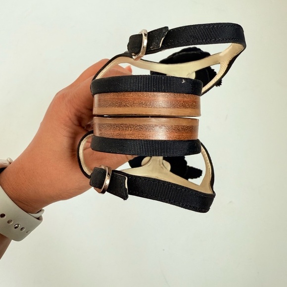 Chanel Black Satin leather interlocking CC Camellia Thong flat Sandals EU 37 - Picture 8 of 12